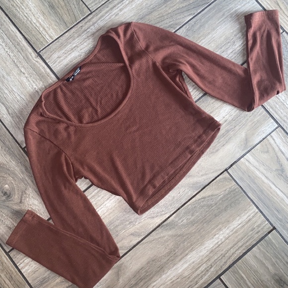 SHEIN Tops - Long Sleeve Crop Top